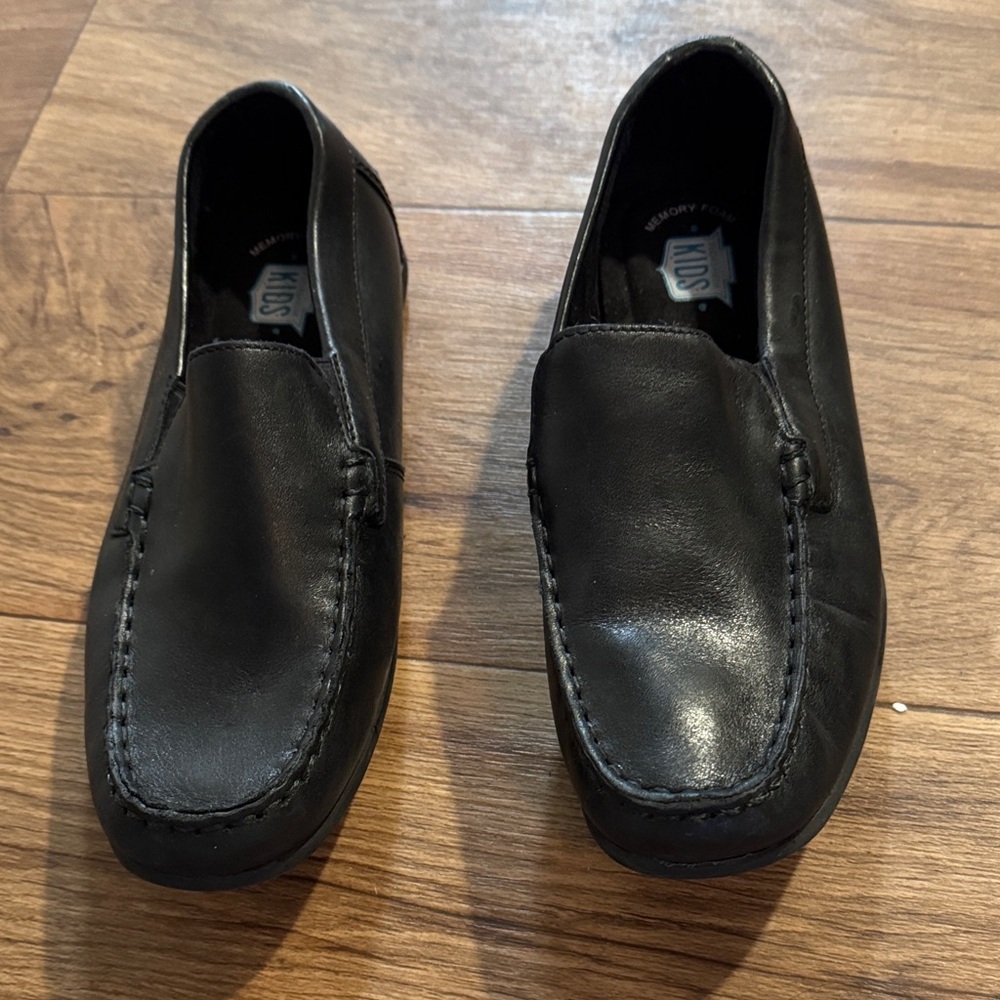 Elegant Black Leather Slip-On Loafers